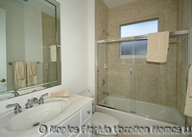 Naples Florida Vacation Homes | Neapolitan Home: Bathroom #2