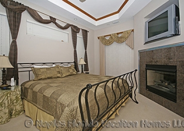 Naples Florida Vacation Homes | Sorrento Home: Master Bedroom