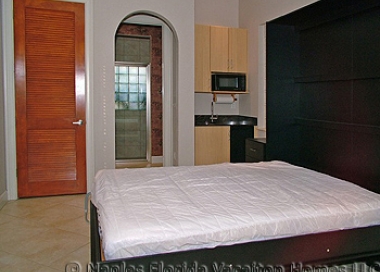 Naples Florida Vacation Homes | Sorrento Home: Cabana Bed Down
