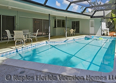 Naples Florida Vacation Homes | Monte Carlo Home: Pool and Sitting Area