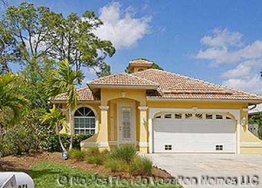 Naples Florida Vacation Homes | Tuscan Home: Exterior