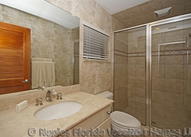 Naples Florida Vacation Homes | Sorrento Home: Second Story Loft Bath
