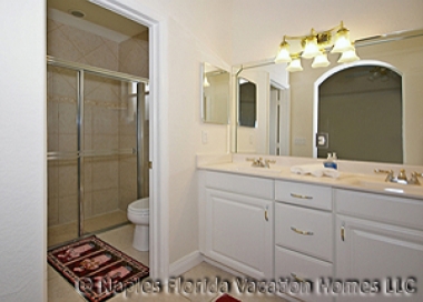 Naples Florida Vacation Homes | Tuscan Home: Master Bath